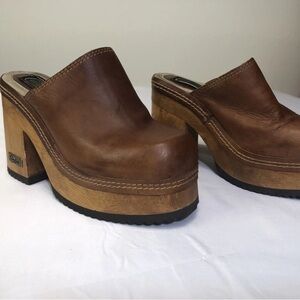 Candie's Tan Leather Platform Mules